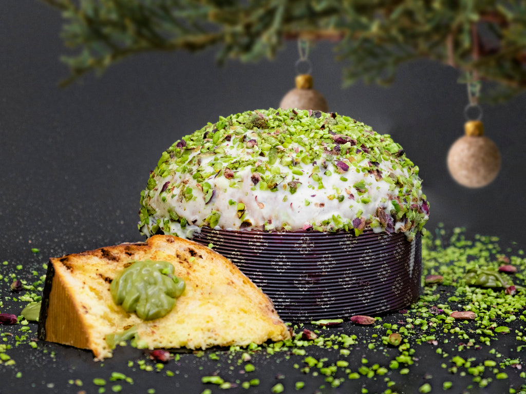 Panettone al "Pistacho Verde de Bronte DOP" con manga pastelera